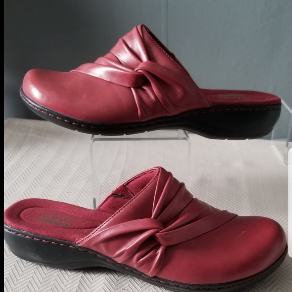Clark's ladies clog red size 9.5